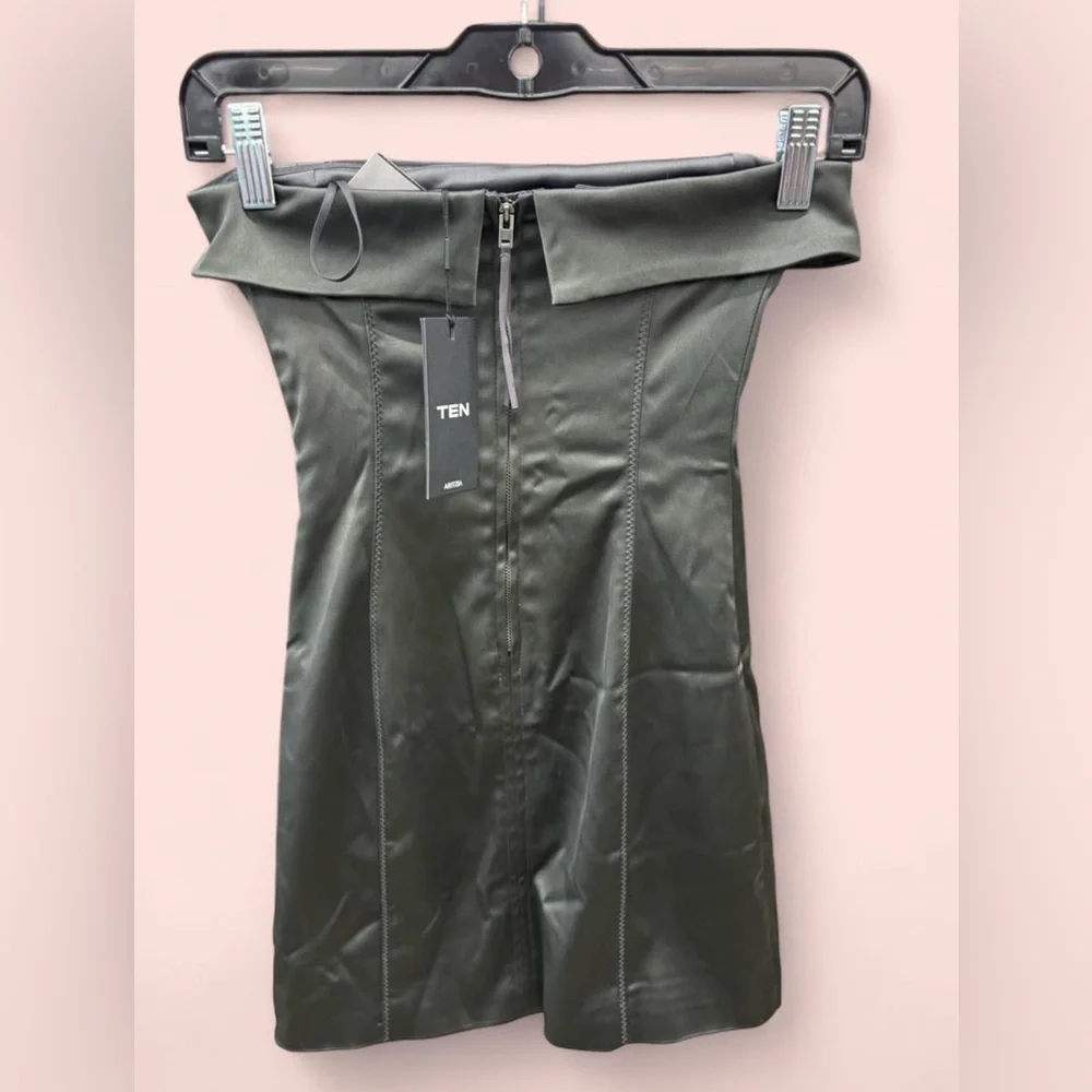 Aritzia Shimmer Tube Dress 

BRAND NEW WITH TAGS - Picture 3 of 4